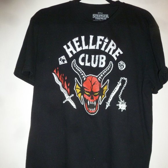 Stranger things Hellfire Club black image  T-shirt   short sleeve - Picture 1 of 6